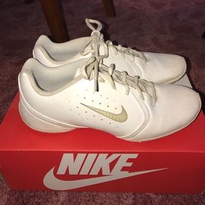 Nike cheerleading shoes