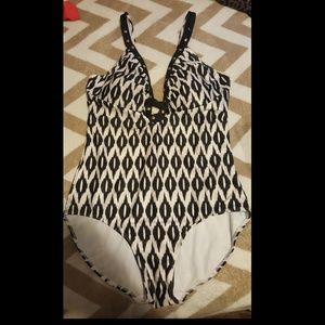 EVERYTHING ON SALE ❣️❣️ Cute Bathing suit