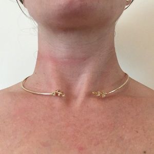 Delicate wire necklace