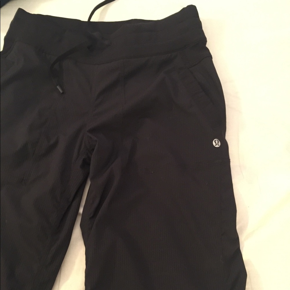 Lululemon black jogging pants