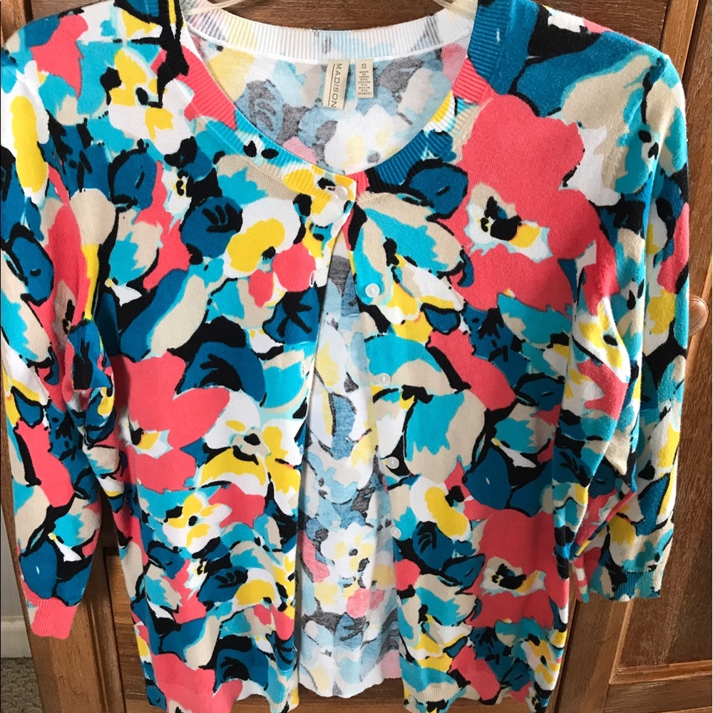 Floral Cardigan Size Small