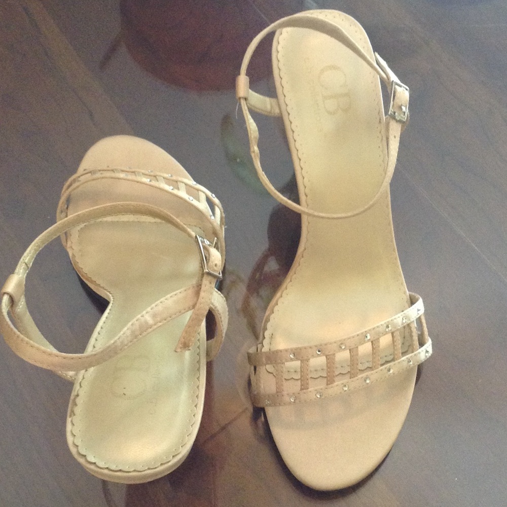 🛍Add a little sparkle to your evening wear!⭐️⭐️⭐️