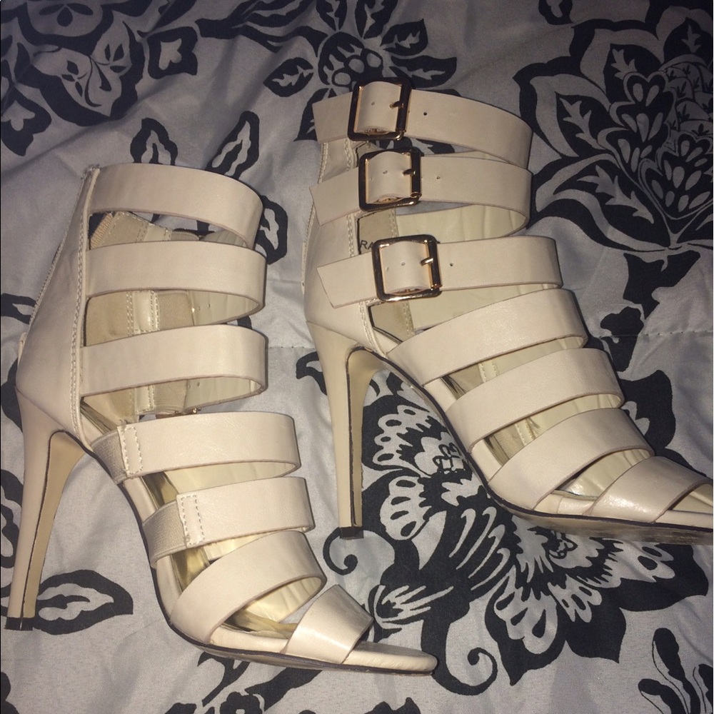 👠