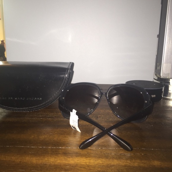 Marc by Marc Jacob Sunglasses ?