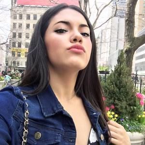 Meet your Posher, Carla