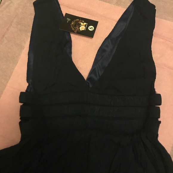 Navy halter blouse - Picture 5 of 5