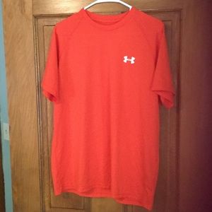 Under Armour tshirt