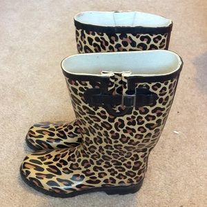 Cheetah rain boots