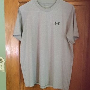 Under Armour tshirt