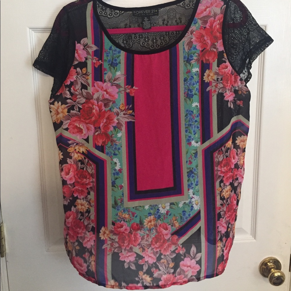 Short sleeved top