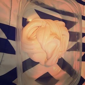 Pink bubble gum slime scented sweet pea