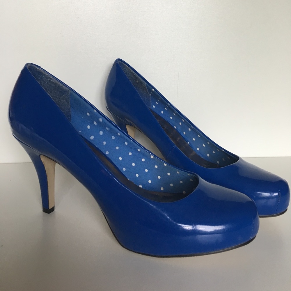 Blue Closed-Toe Pumps