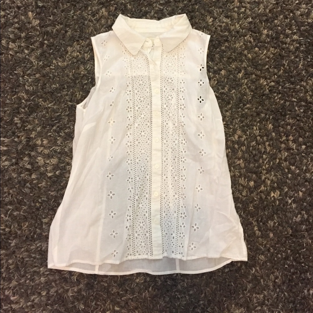 Size XL lace detailed sleeveless blouse forever21