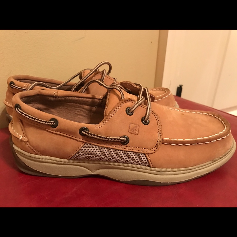 Boys sperrys