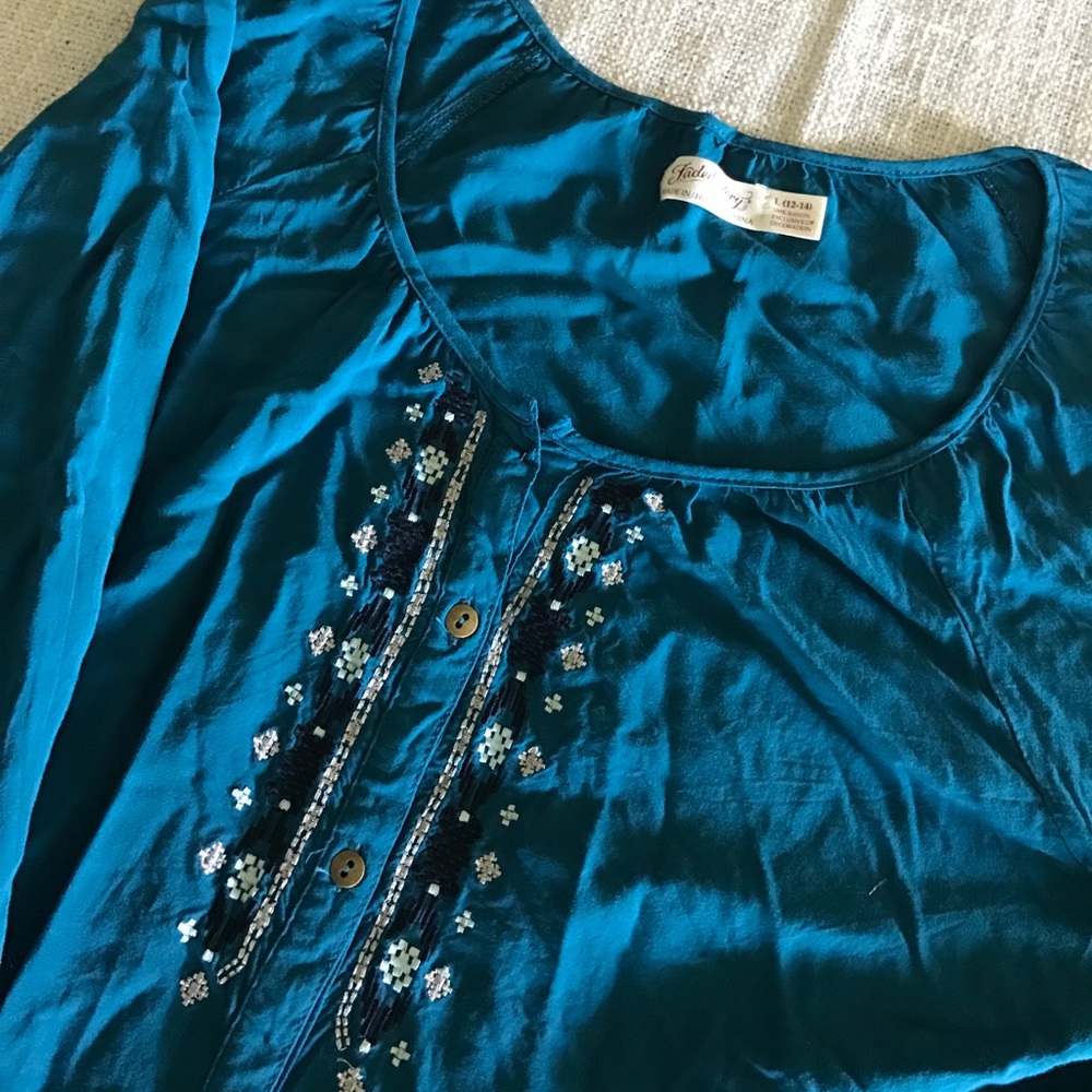 Button down blouse - Picture 2 of 3