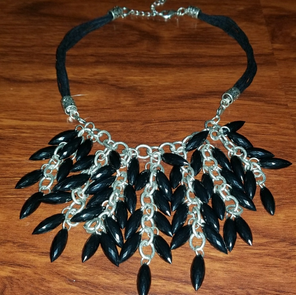Premier Designs "Triplet" Necklace