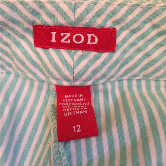 Adorable & slimming Izod shorts! - Picture 2 of 8