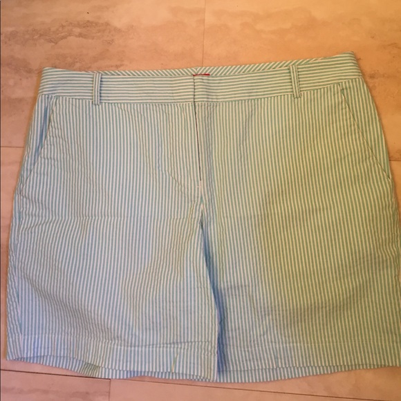 Adorable & slimming Izod shorts! - Picture 5 of 8