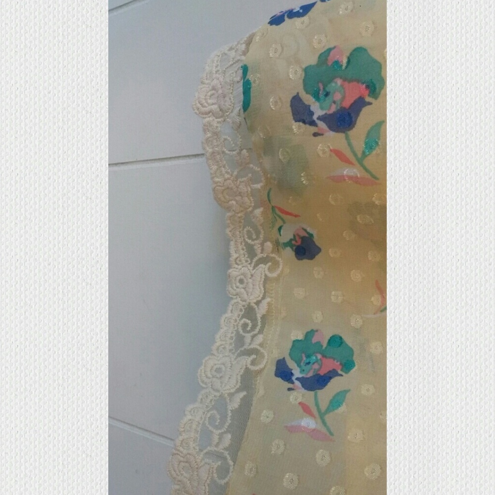 Floral Sheer Yellow Top - Picture 5 of 8