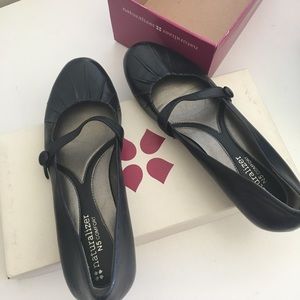 💯 Authentic New Naturalizer comfort size6