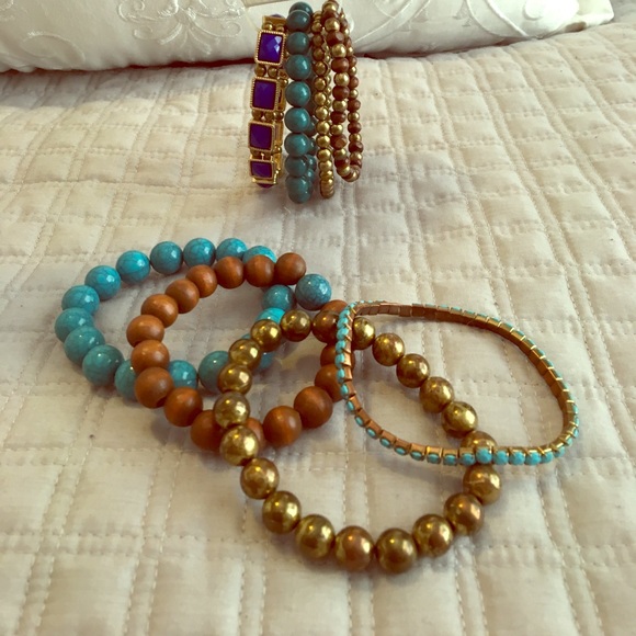 Set of 8 bracelets. - Picture 2 of 6