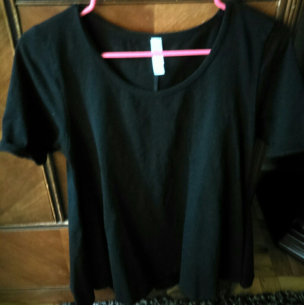 EUC unicorn black perfect tee!
