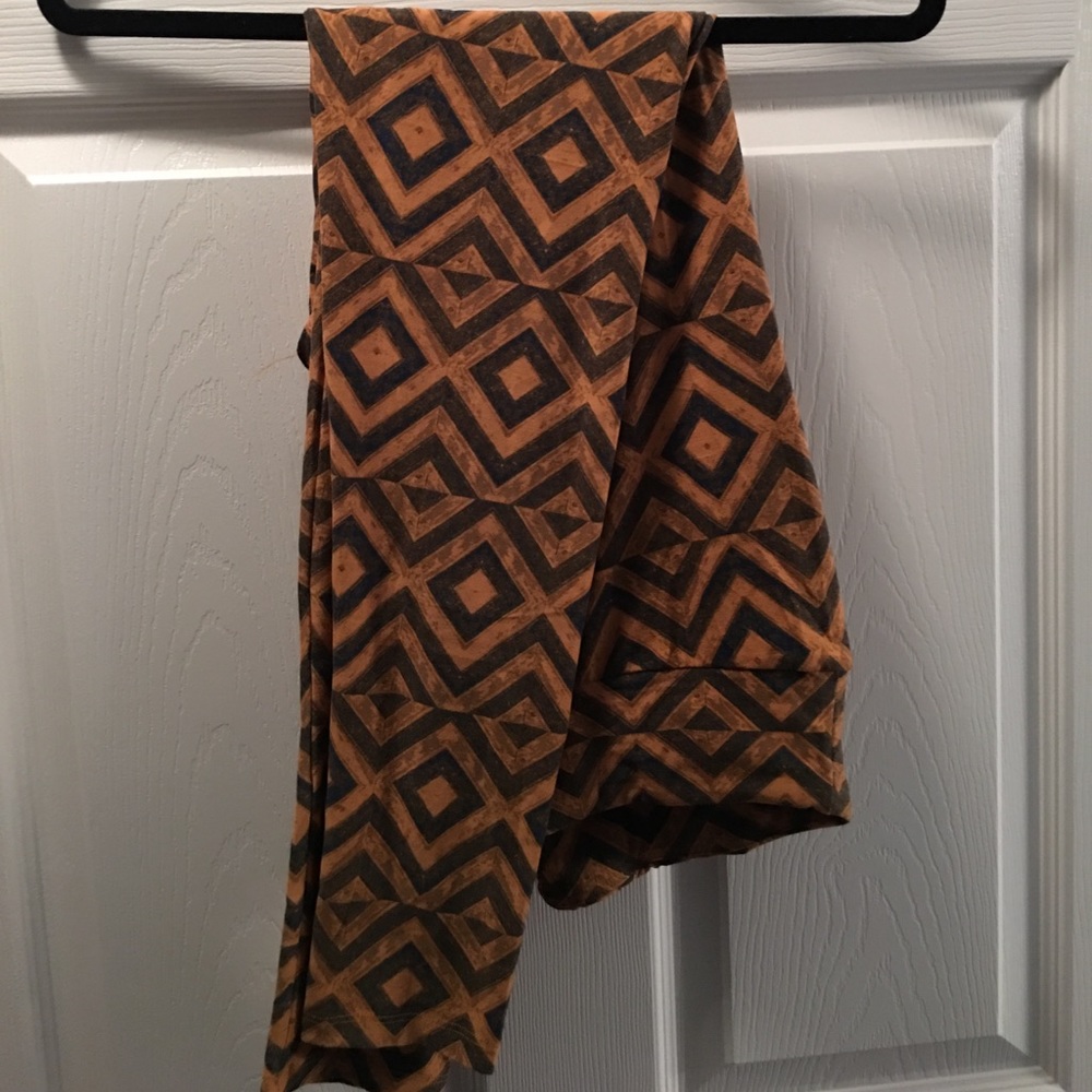 BRAND NEW-no tags TC LuLaRoe leggings