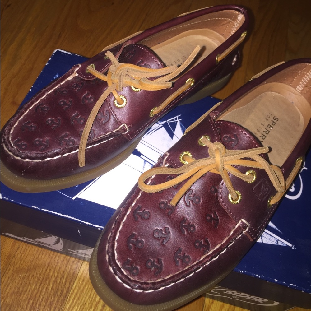 Sperry top-sider boat shoes
