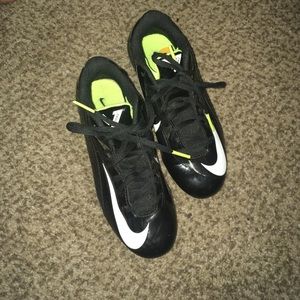 NIKE football cleats boys