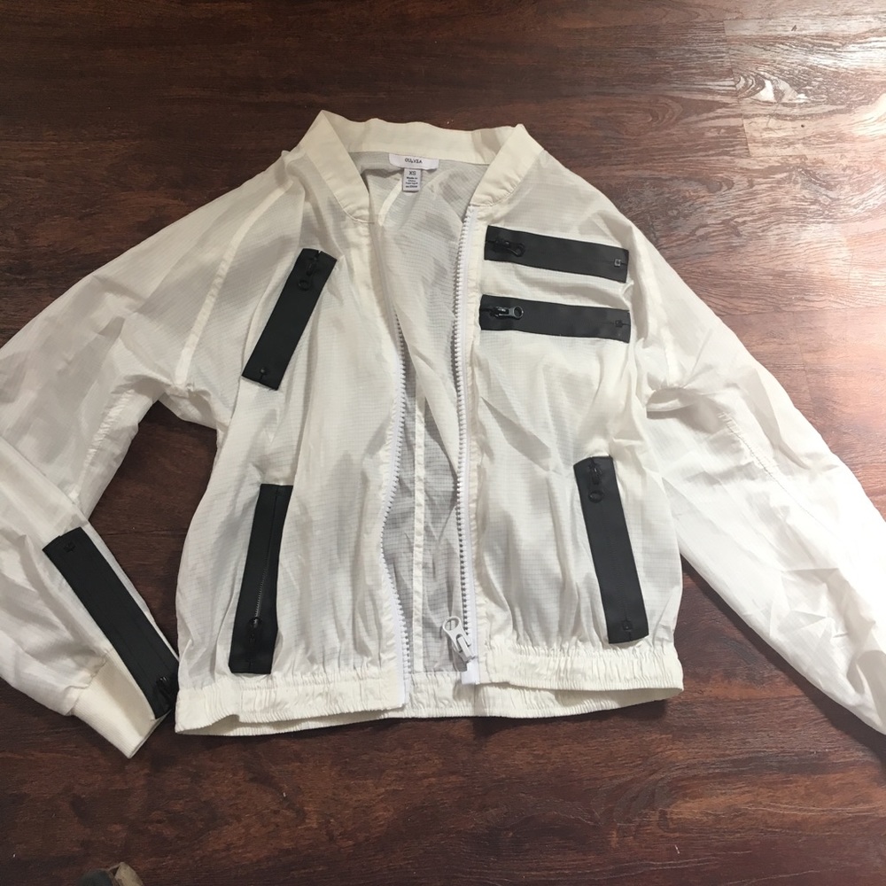 AZY 4 UO - white bomber