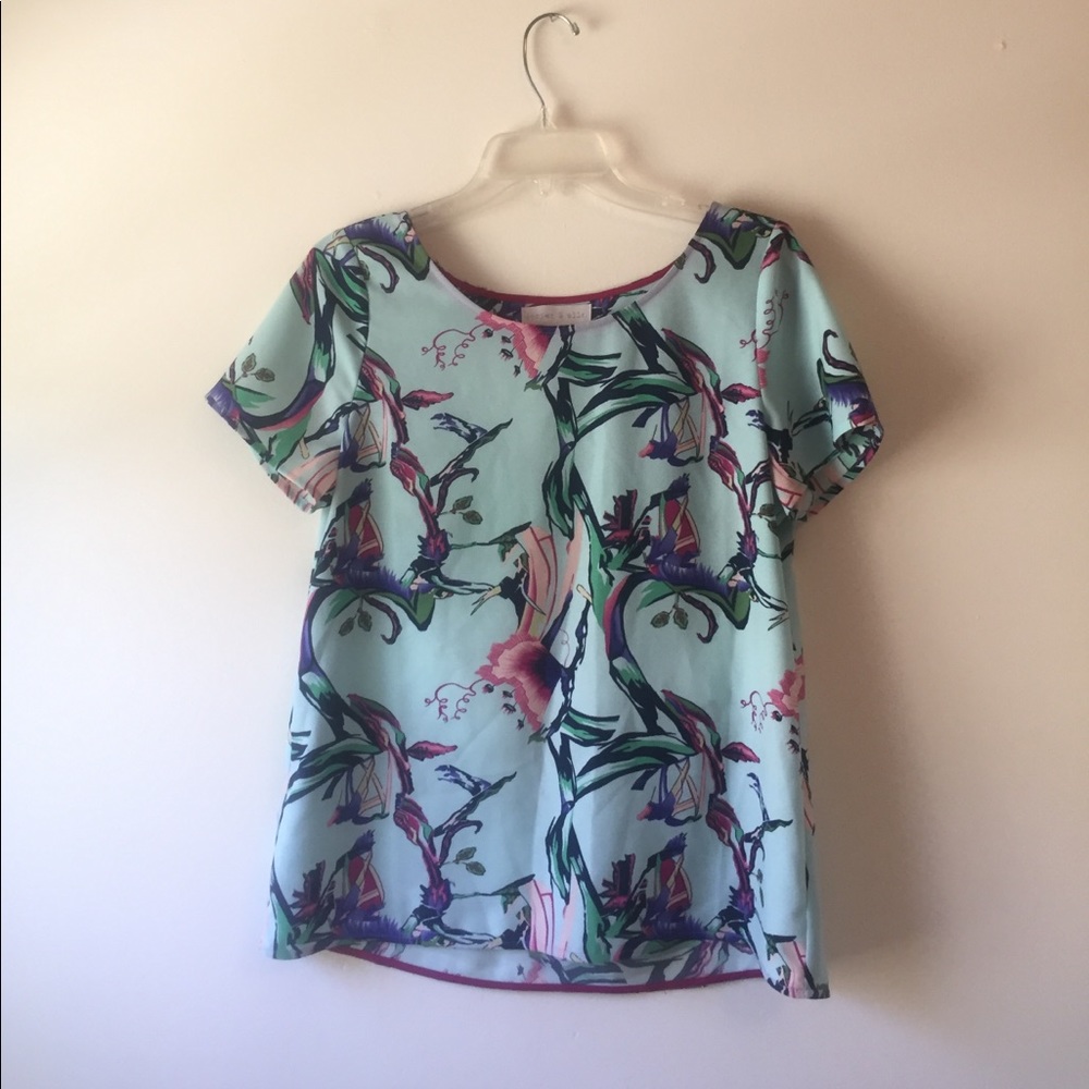 Keyhole Top