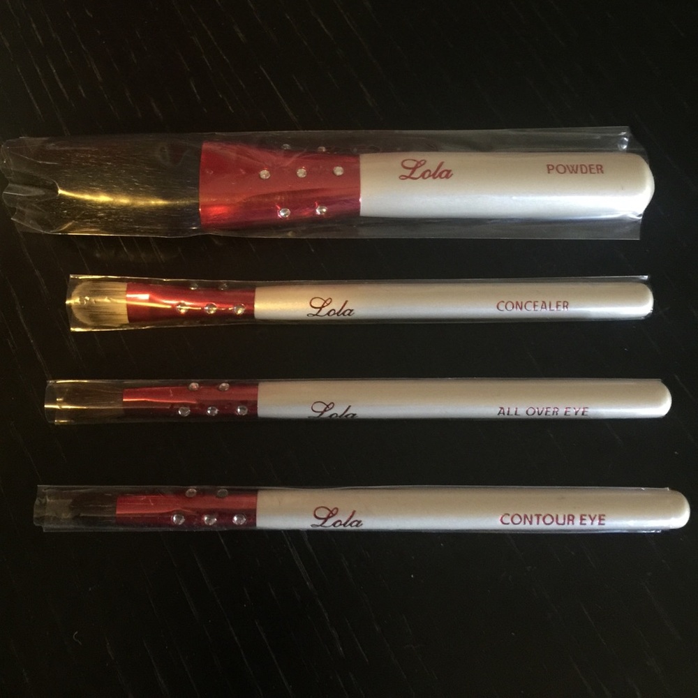 Four piece Lola make up brush set Brand New