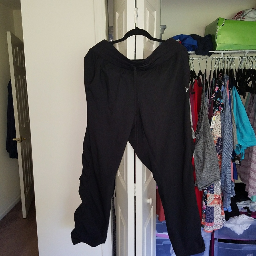 Lightweight active pants