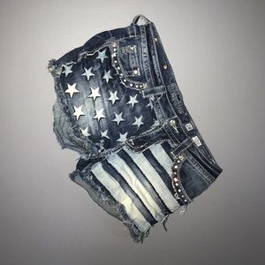 Great condition Miss Me Flag Shorts 🇺🇸