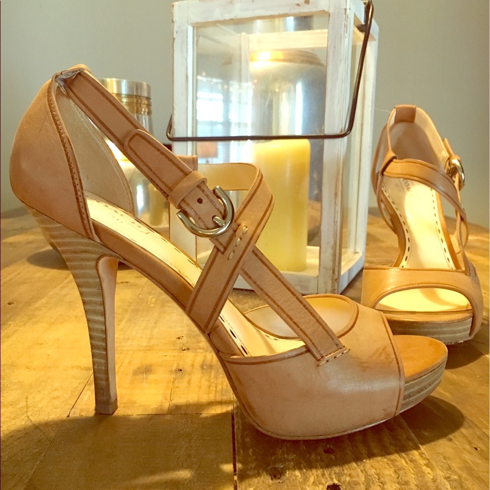 Coach neutral pumps