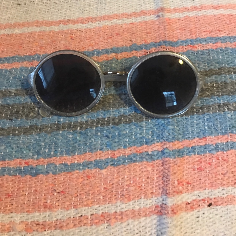 Cute John Lennon clear glitter sunglasses