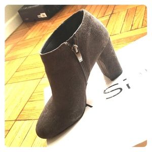 'Silvie' Block Heel Bootie