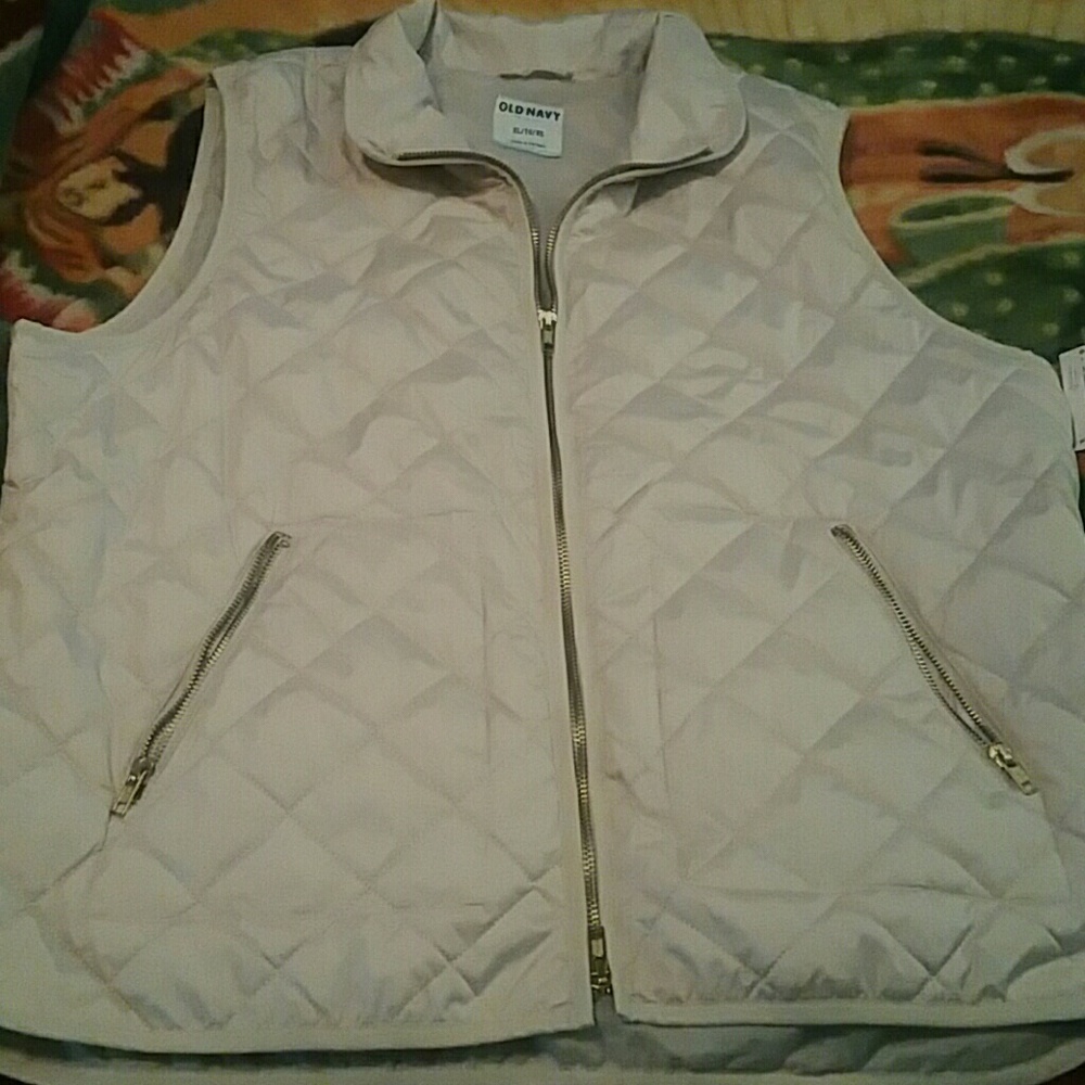 Old Navy quilted zip up vest