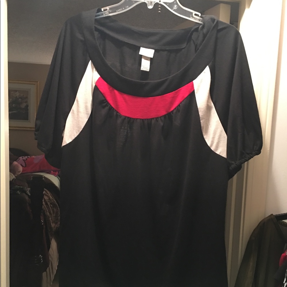 Black, red & cream top