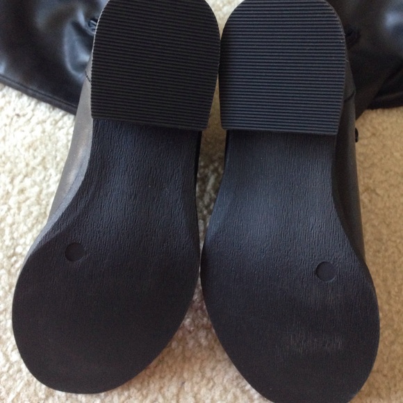 Brand new boots for ladies! - Picture 3 of 6