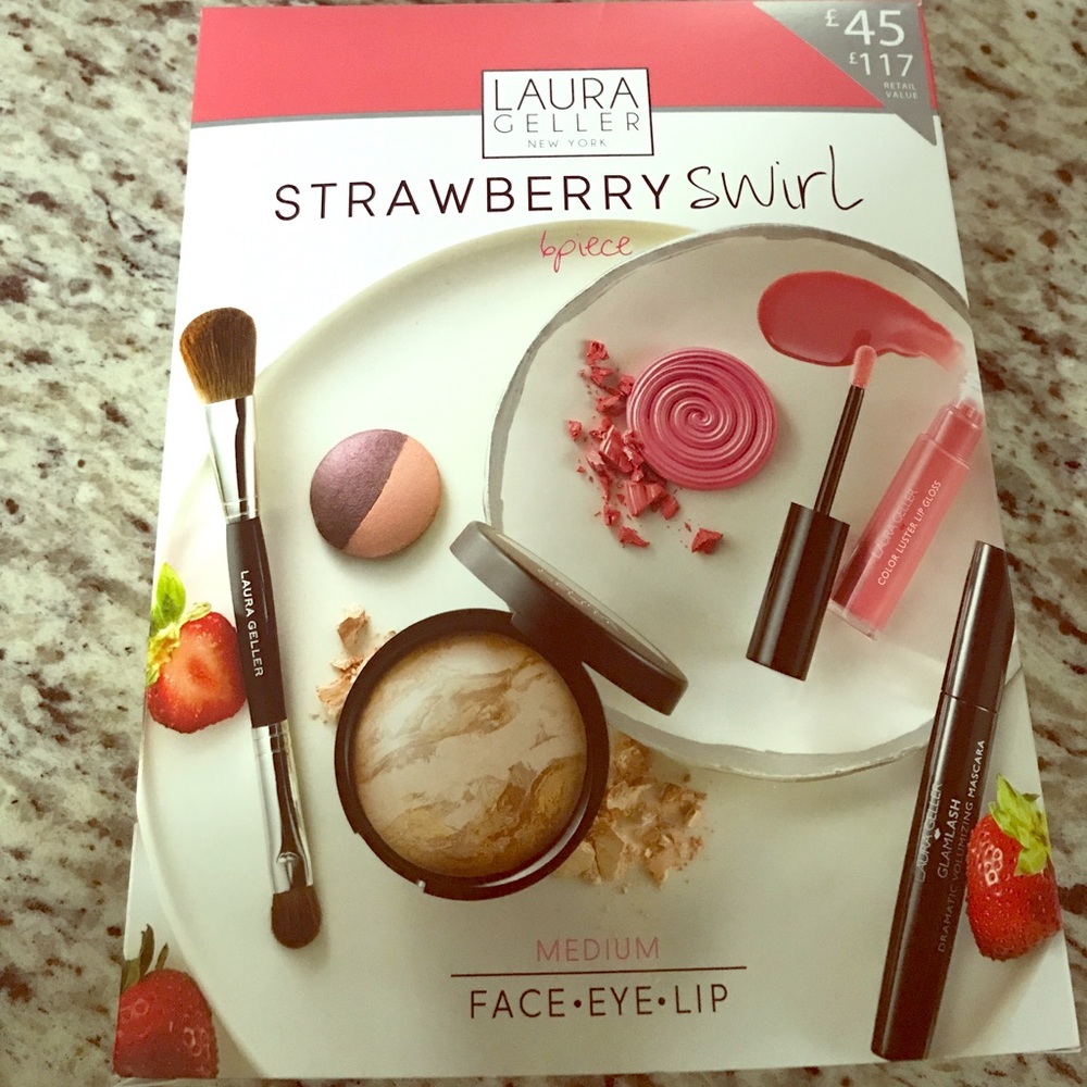 Laura helper strawberry swirl medium powder set