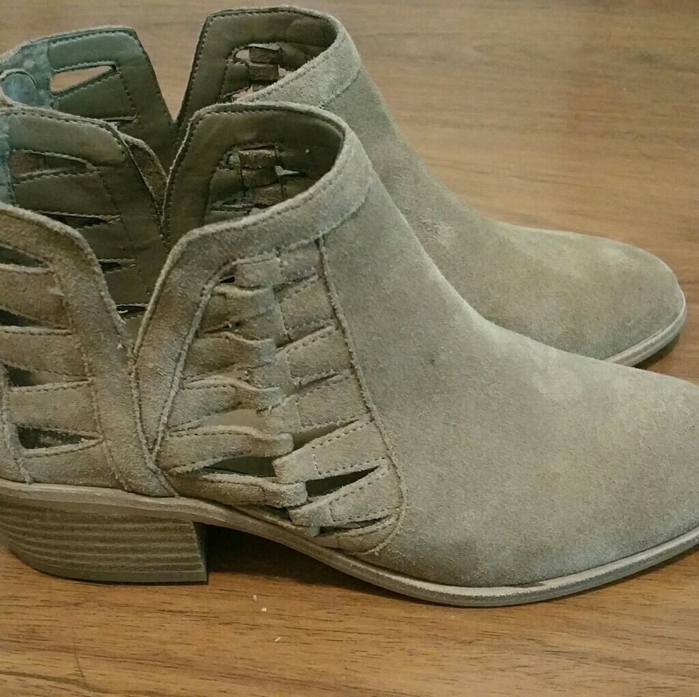Vince Camuto Bootie