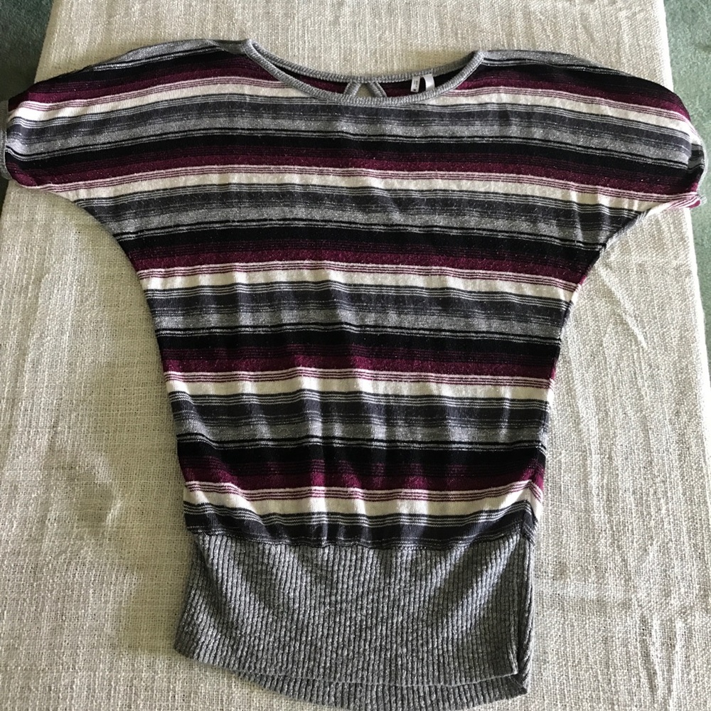 Short sleeved sweater
