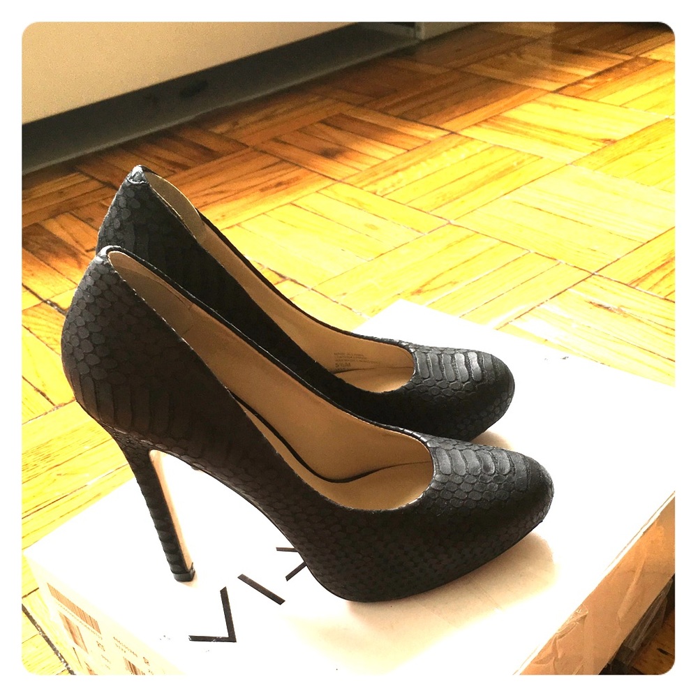 INC high heels