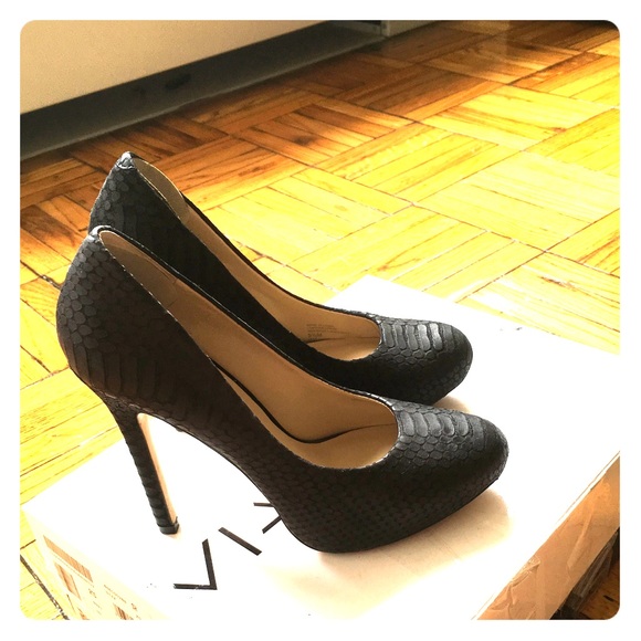 INC high heels - Picture 1 of 3