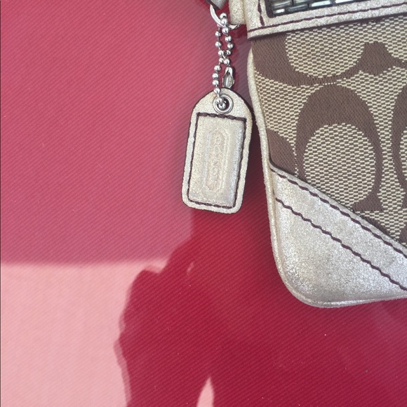 Coach wristlet - Picture 3 of 5
