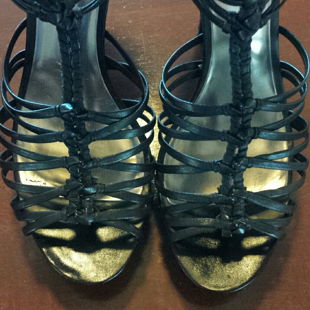 Guess Black Leather Heels - Picture 5 of 6