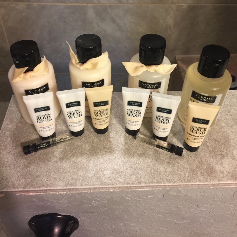 Victoria's Secret, Pink bath set