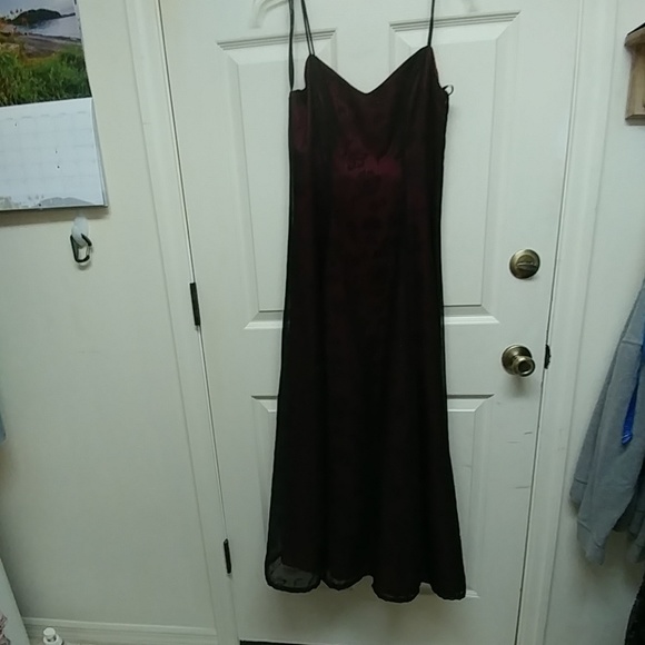 Gown with beaded top size 8 petite - Picture 4 of 8