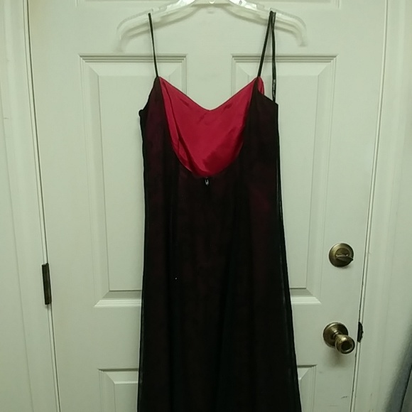 Gown with beaded top size 8 petite - Picture 5 of 8